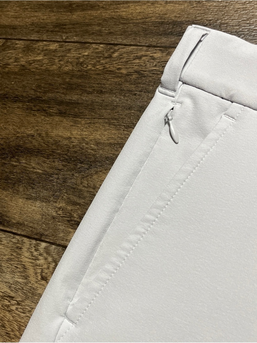 Mizzen+Main Helmsman Slim Shorts Men's 34x7 Light Grey Golf Stretch EUC - Picture 5 of 12